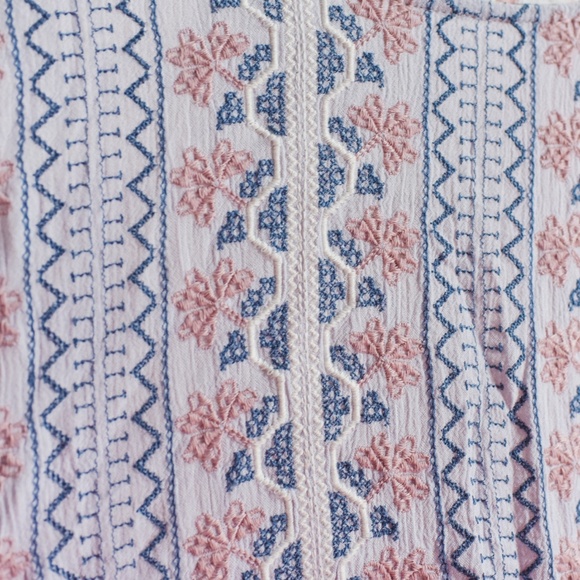 NWOT American Eagle Embroidered Mixed Floral Tassel Boho Flowy Top Medium - Picture 2 of 16